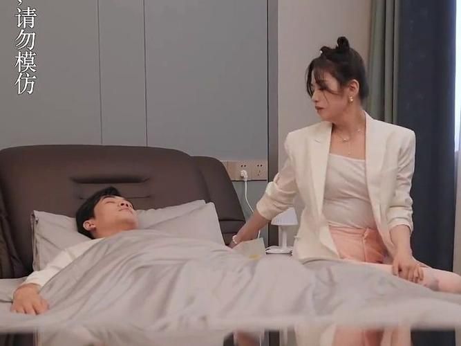 变成猫后我被死对头宠上天 第1-20集