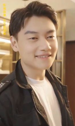 狂飙保安：我给美女总裁做贴身保镖 第41-60集